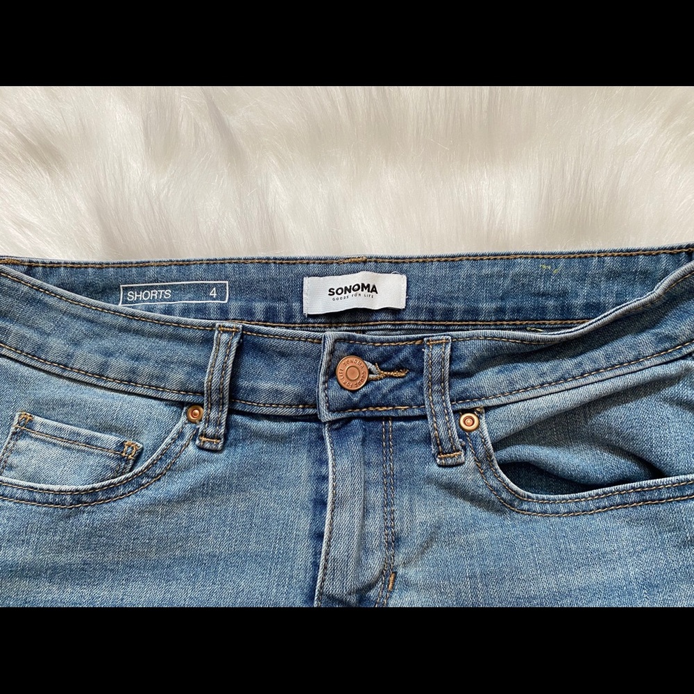 Shorts - Picture 2 of 3